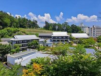 宿全体木造3階建て、1913年創業 草津ホテル プランをみる