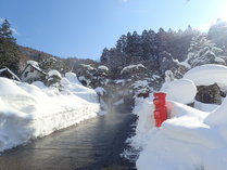 冬季外観 東屋 プランをみる
